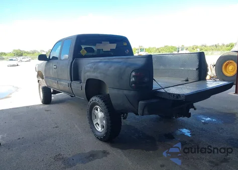 2000 Chevrolet Silverado 1500 Ls from USA, damaged, VIN 2GCEC19T3Y1344874